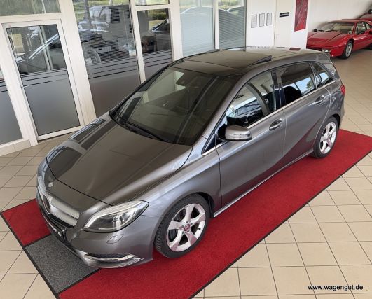 MERCEDES-BENZ B 200 PANO*AHK*COMAND*XENON